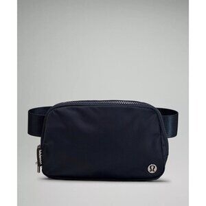 Everywhere Belt Bag 1L - True Navy